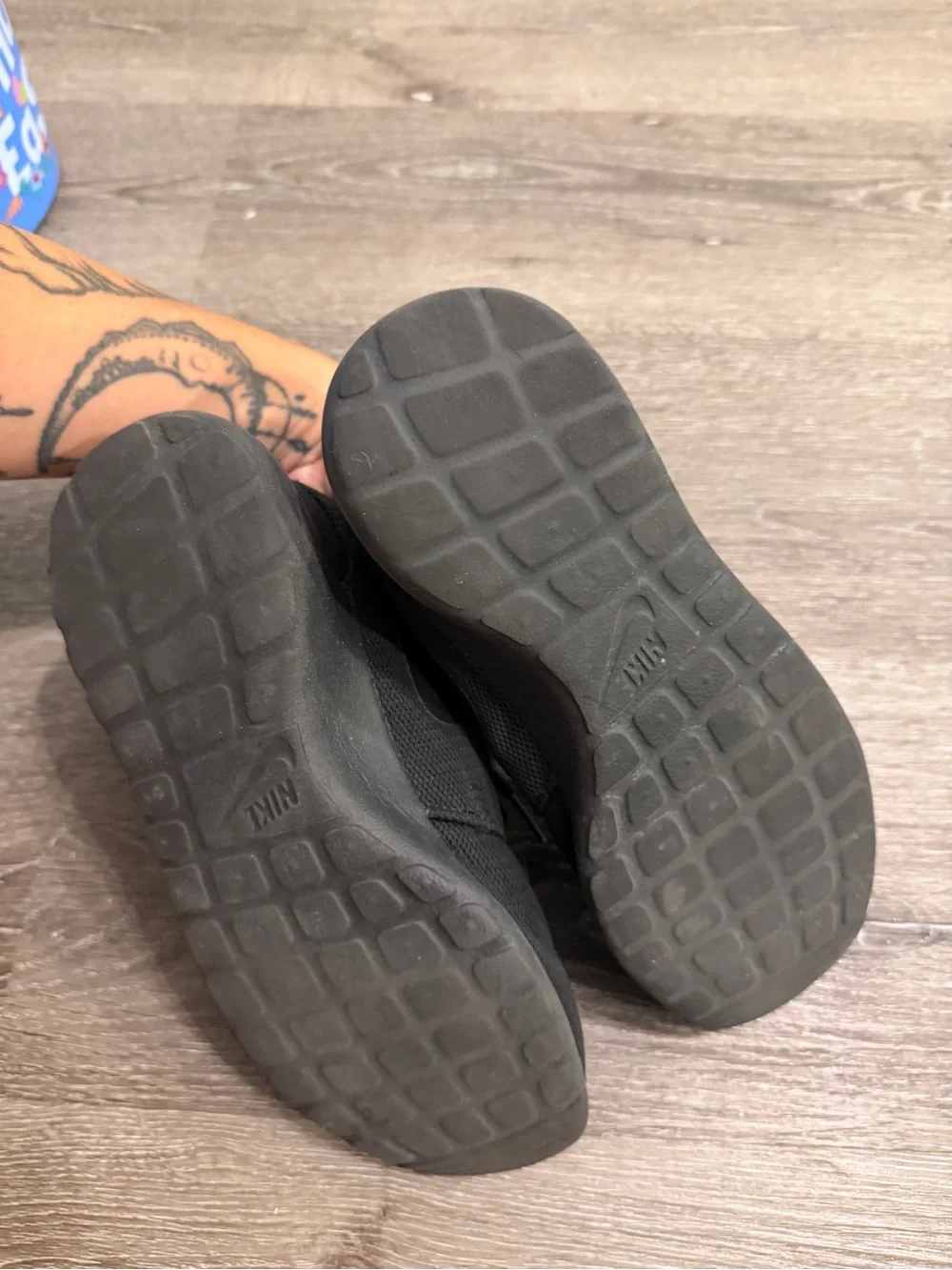Nike Black Mesh Lightweight Sneakers